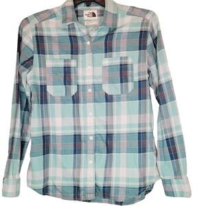 The North Face women's blue plaid cotton long sleeved button up Size Small